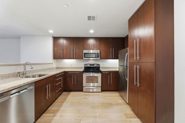 Building Photo - 1375 Lick Ave