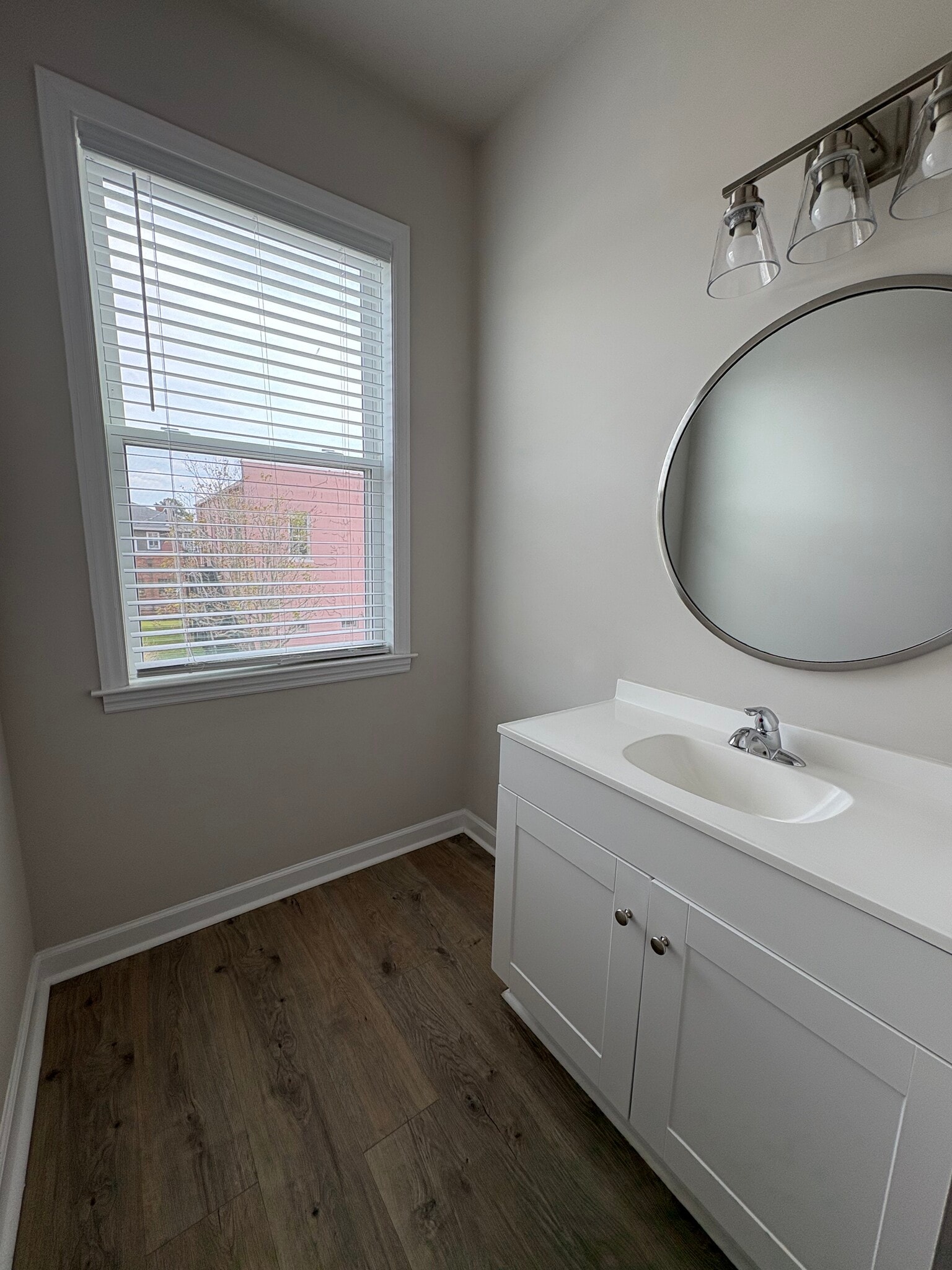 Building Photo - 107 Screven St