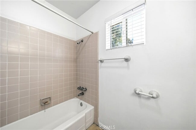 Building Photo - 1601 Van Horne Ln