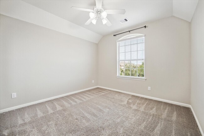 Building Photo - 1535 Giles Dr