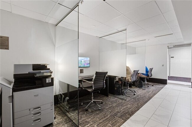 Building Photo - 400 W Peachtree St NW