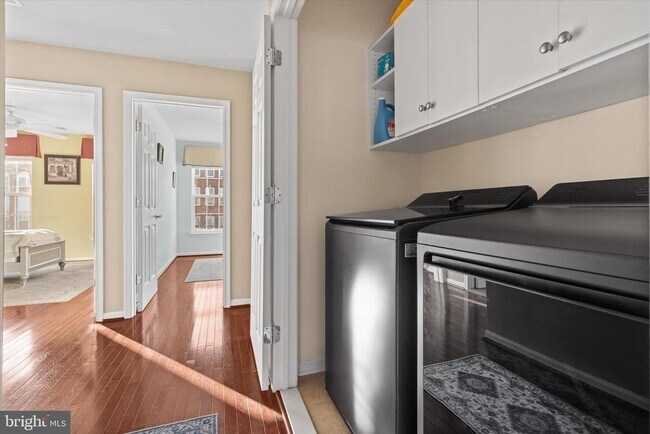 Building Photo - 42770 Keiller Terrace