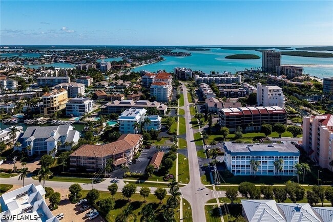 Building Photo - 1020 Swallow Ave