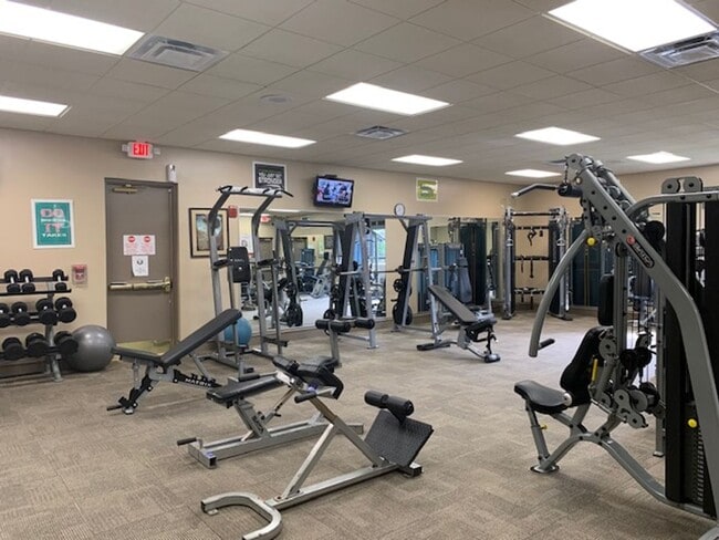 Building Photo - Water View 4/3 in Wyndham Lakes Estates ne...