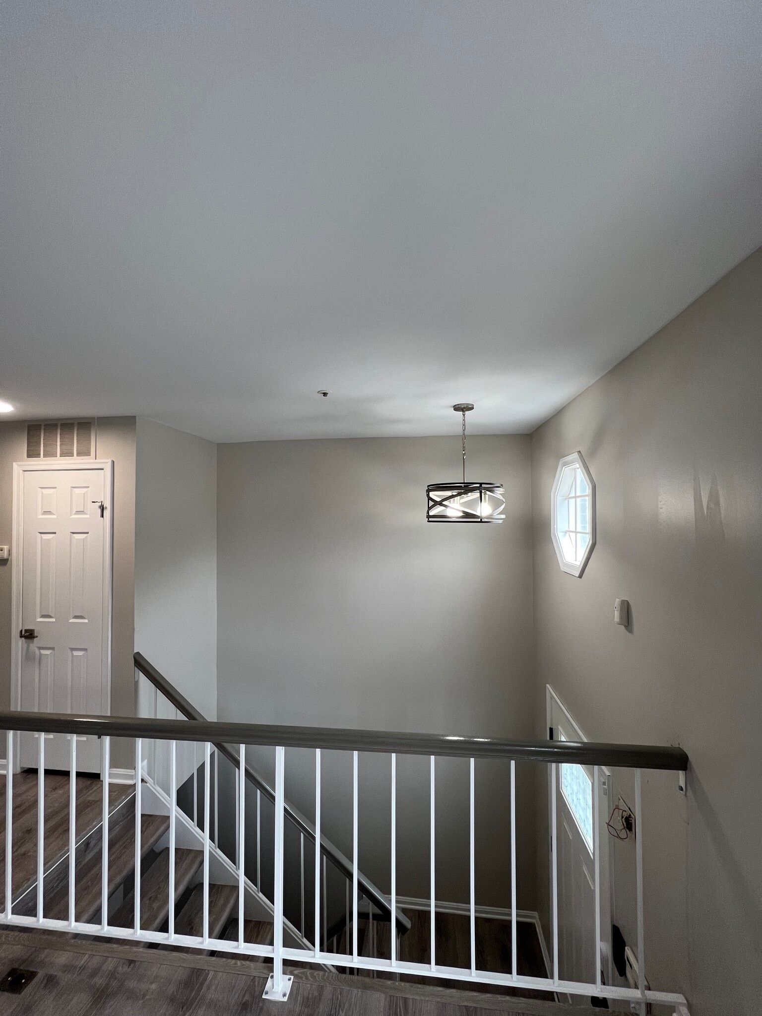 Foyer - 3919 Emblem Cor