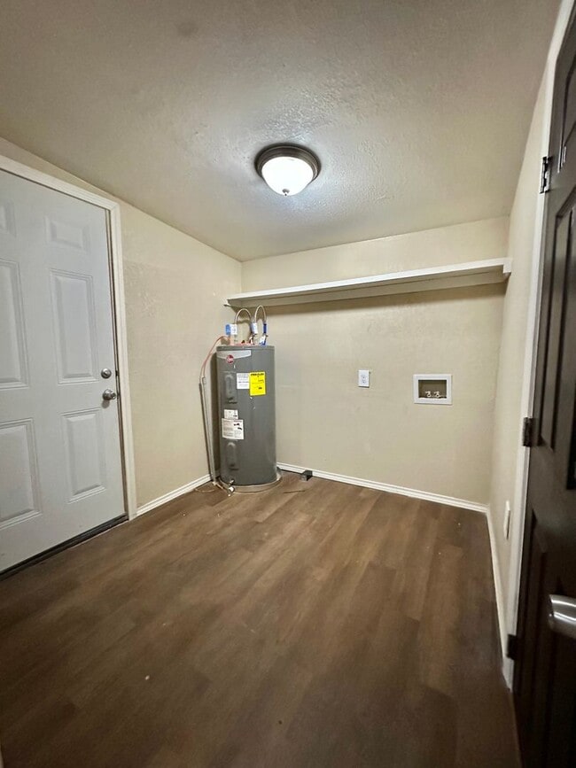 Building Photo - COMING MAY 2026!!! - Fully Remodeled 3-Bedroom Home w/ Bonus Room!!