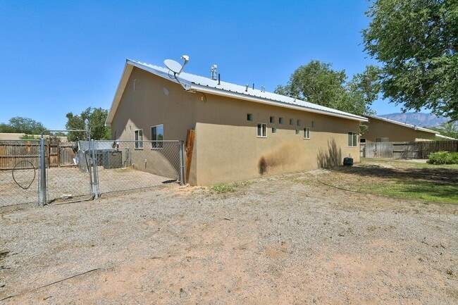 Building Photo - 115 Espinosa Rd