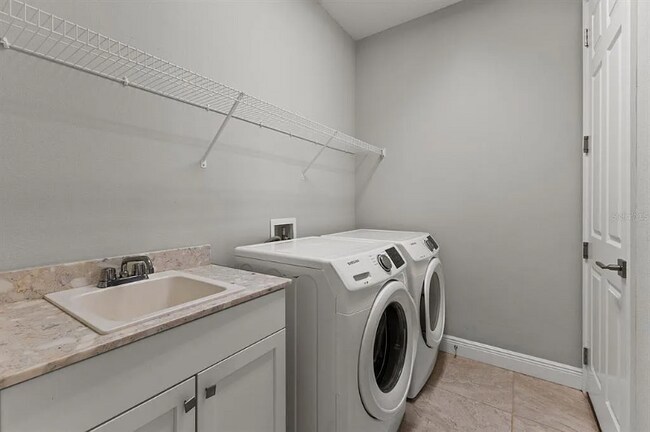 Building Photo - 5827 Inspiration Terrace