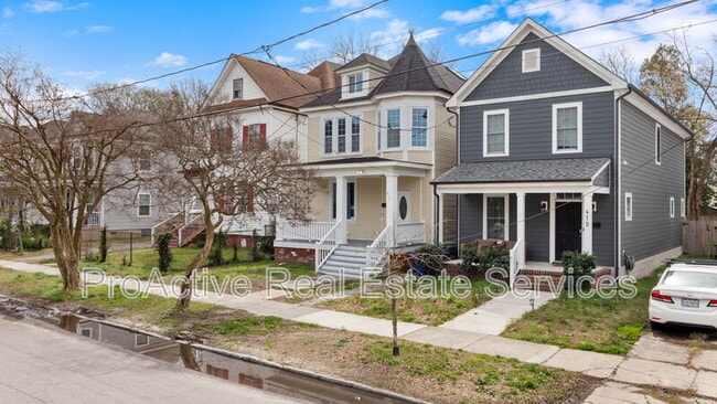 Building Photo - 417 W 30th St