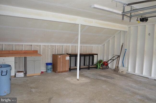 Building Photo - 14903 Neath Ct