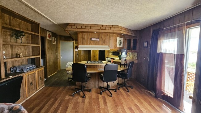 Building Photo - Rural Living at Its Finest – 2BR Home with Open Desert Views