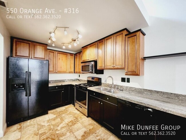 Building Photo - 550 Orange Ave