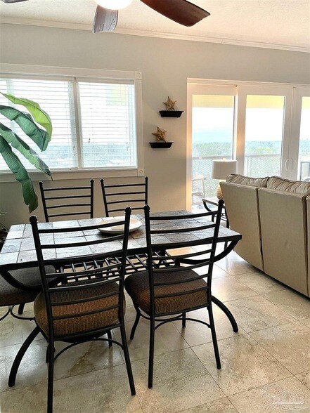 Building Photo - 825 Bayshore Dr