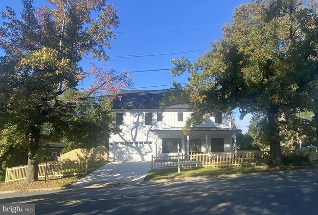 Building Photo - 8616 Jones Mill Rd