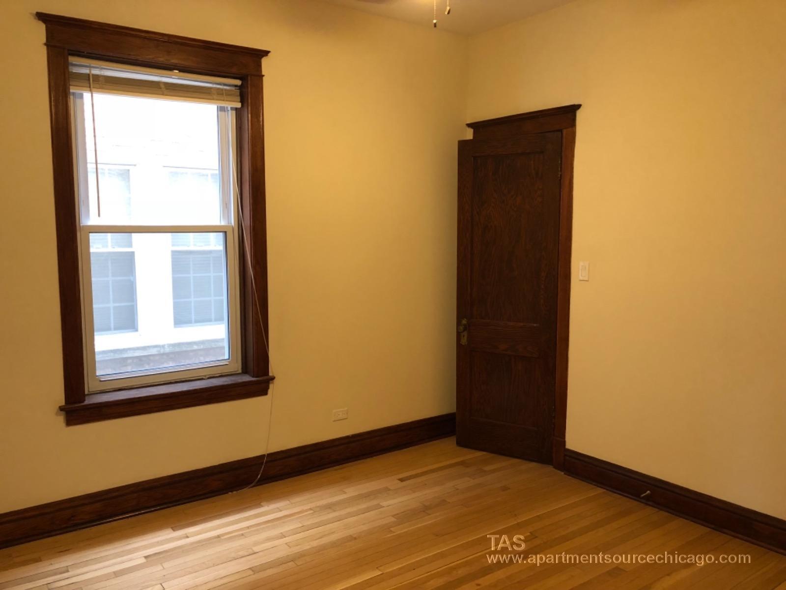 Building Photo - 1434 W Addison St