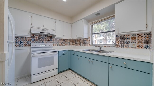 Building Photo - 107 SW 16th Terrace