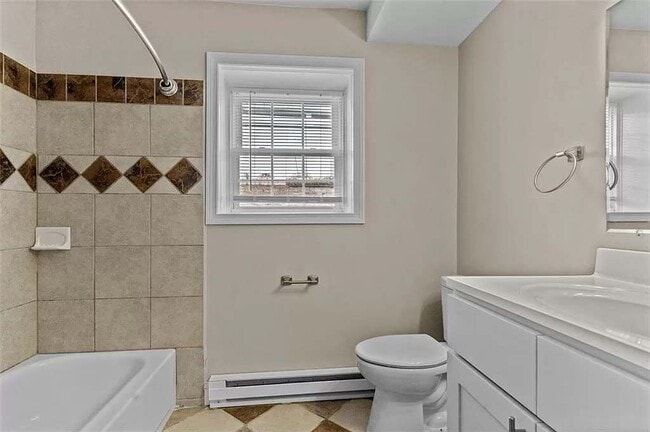 Building Photo - 23 Vaughan St