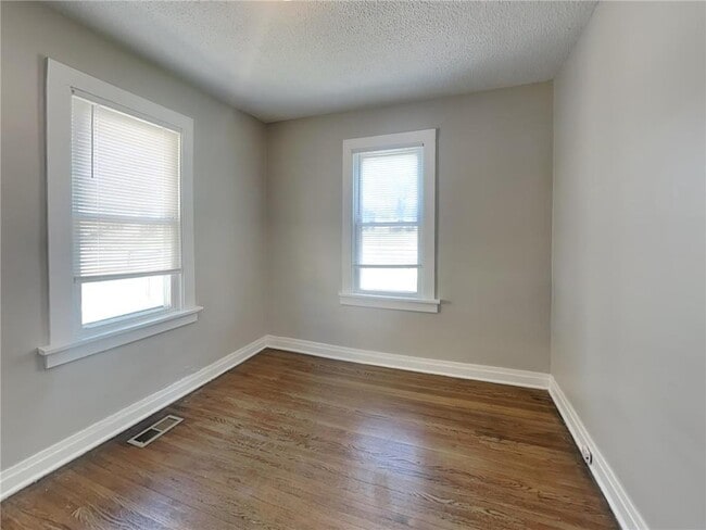 Building Photo - 3820 Jackson St NE