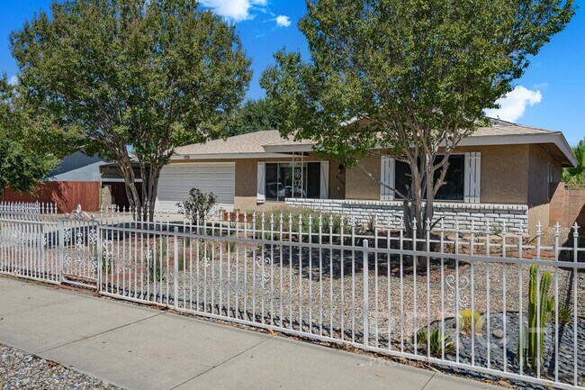 Building Photo - 41344 Mayberry Ave