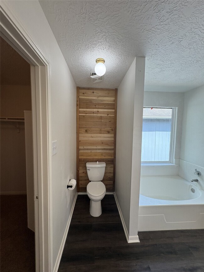 Building Photo - 13714 Firerock Dr