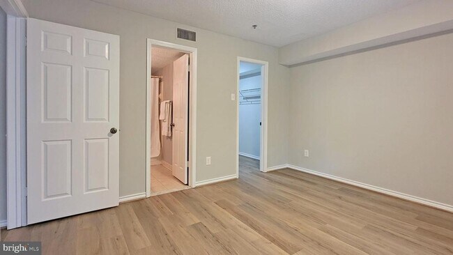 Building Photo - 1504 Lincoln Way