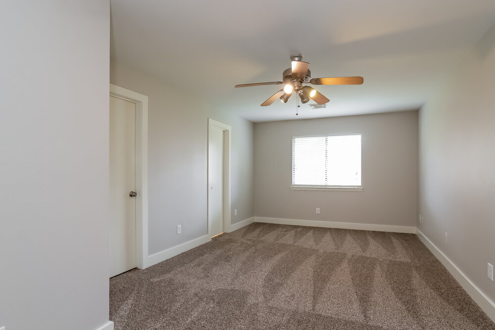 Building Photo - 422 Laurel Timbers Dr