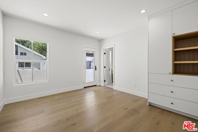 Building Photo - 11151 Hortense St
