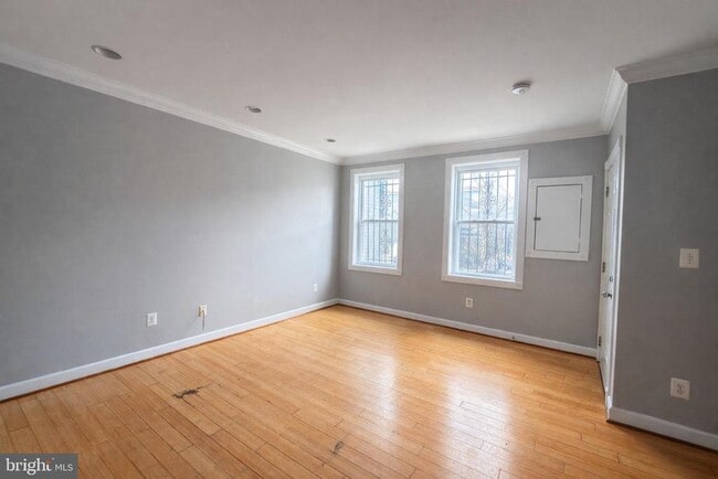 Building Photo - 1246 Queen St NE