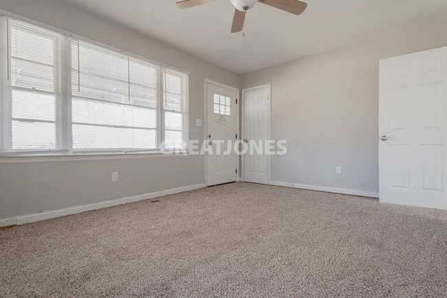 Building Photo - 12 Glendale St