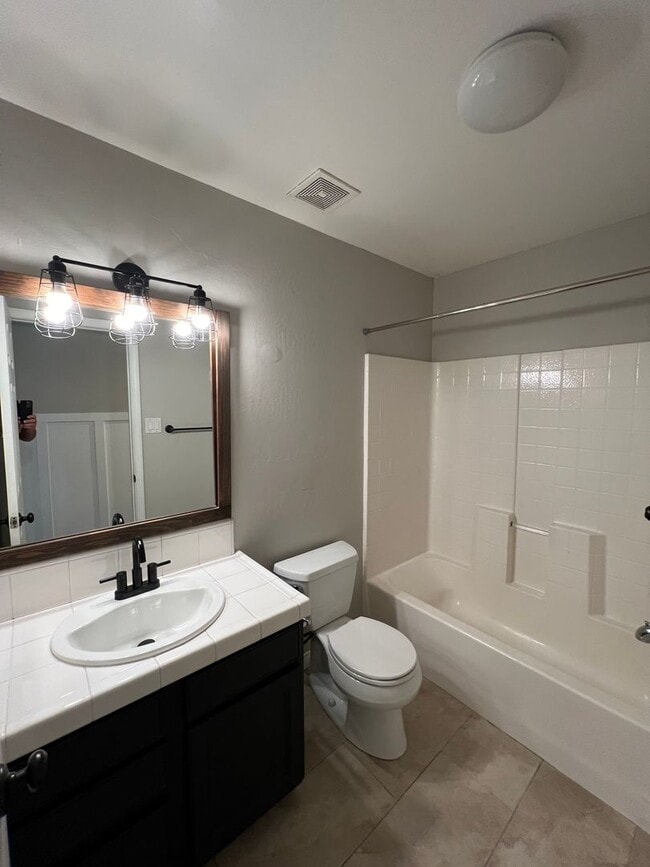 Building Photo - 13417 Cheyenne Mountain Dr