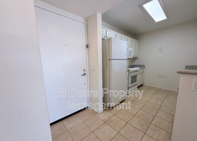 Building Photo - 5726 La Jolla Blvd