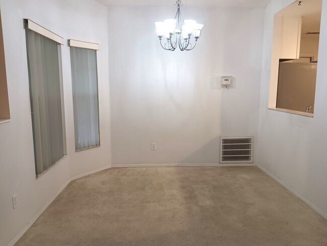 Building Photo - Kissimmee Single Family 3x2  Home!