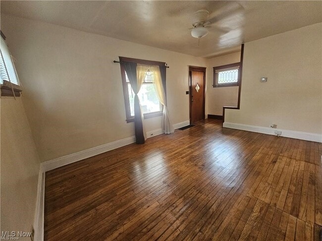 Building Photo - 8906 Tioga Ave