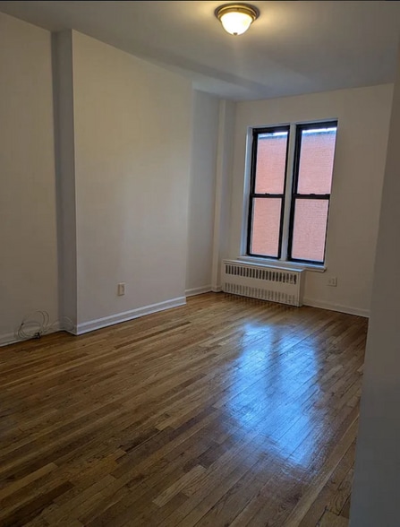 Building Photo - 216 6th Ave