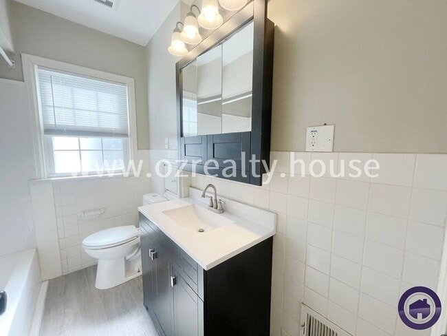 Building Photo - 3509 Douglas Rd