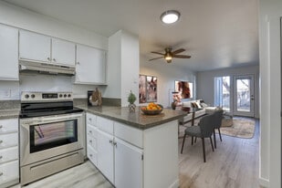 Building Photo - Maple Grove Apartments