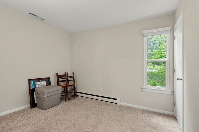 Building Photo - Beautiful 3 Bedroom Home in North Chesterfield ***Available Early July 2026***