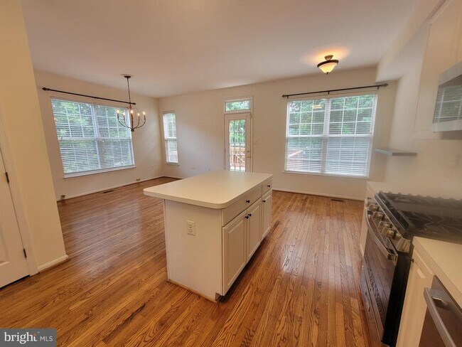 Building Photo - 20872 Ivymount Terrace