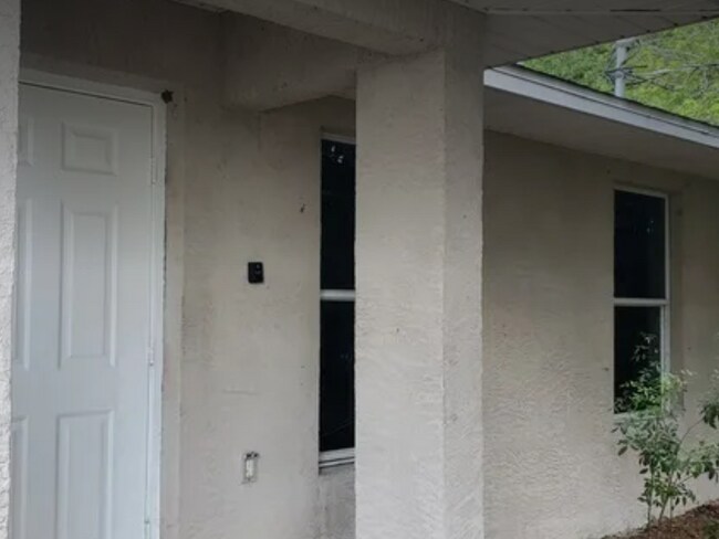 Primary Photo - 3371 SW 4th Ave