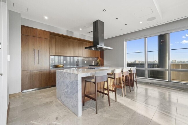 Building Photo - 2 Shore Ln