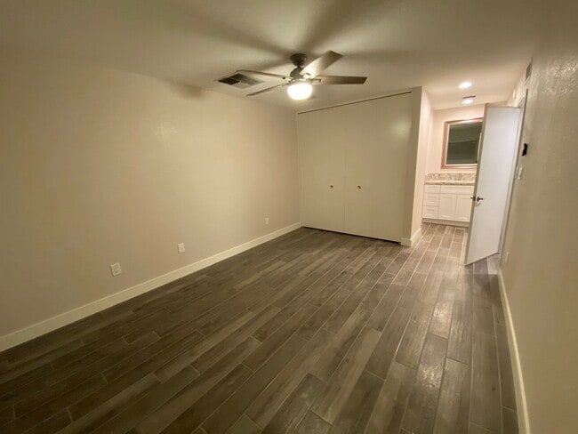 Building Photo - Updated 4 bed, 2 bath home with Dual Cooli...