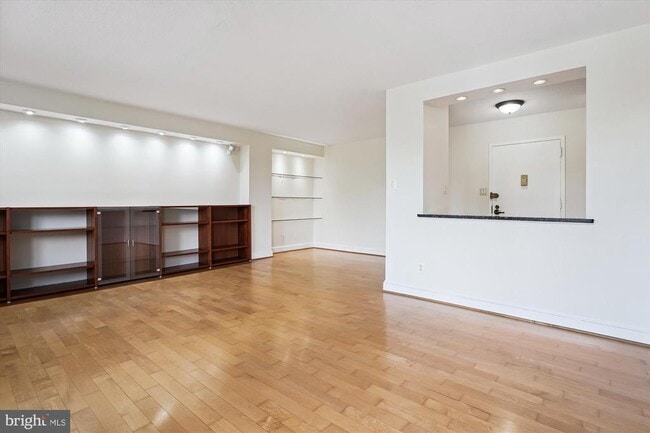 Building Photo - 501 Slaters Ln