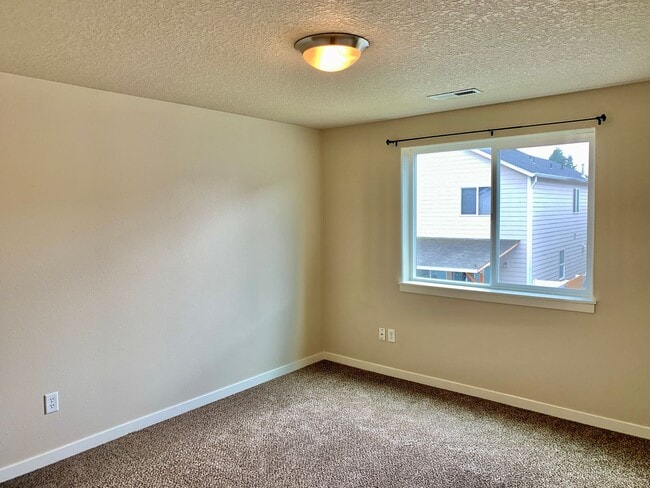 Building Photo - DON'T MISS THIS ONE...  - Quiet, 4 bedroom...
