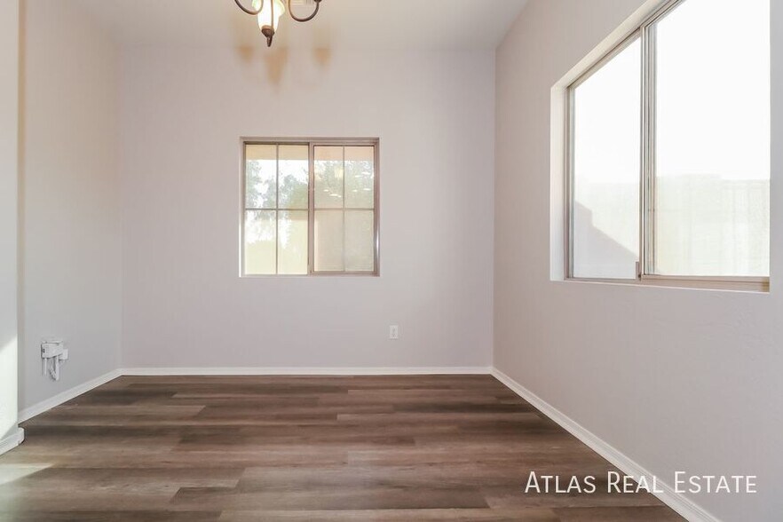 Building Photo - 17136 W Desert Ln