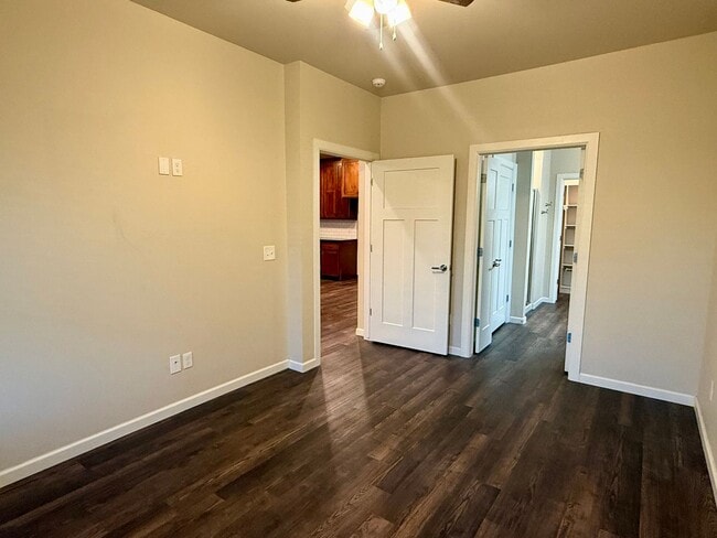 Building Photo - Beautiful 2 Bed 2 Bath! $500 Off First Ful...