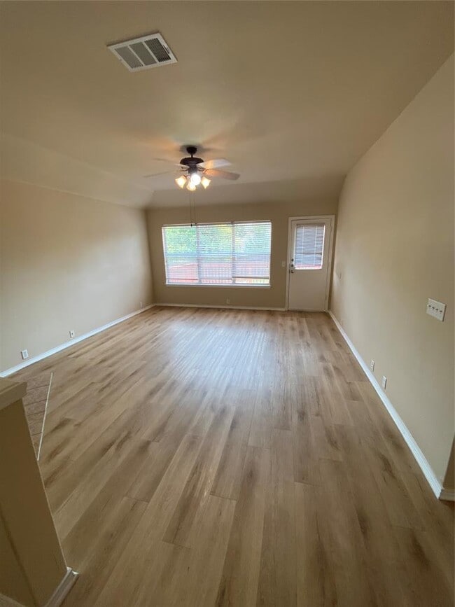 Building Photo - 2307 Paradise Ridge Dr