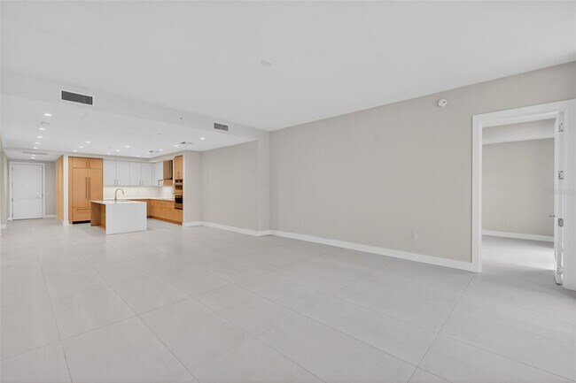 Building Photo - 275 1st Ave S