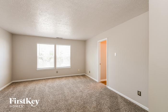 Building Photo - 2302 Willowview Dr