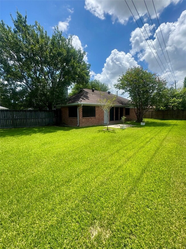 Building Photo - 15702 Roxton Ridge Dr