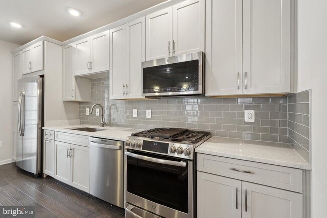 Building Photo - 23235 Milltown Knoll Square